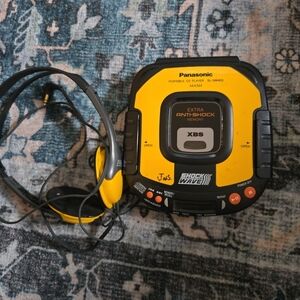 Panasonic SL-SW405 Portable CD Player XBS Shock Wave Anti Shock Tested Woks VGC+